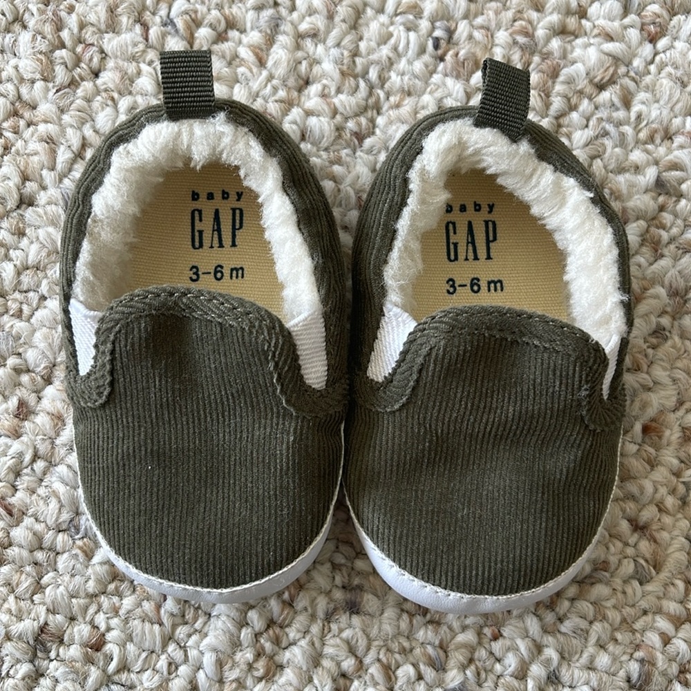 Gap kids baby slip on shoes